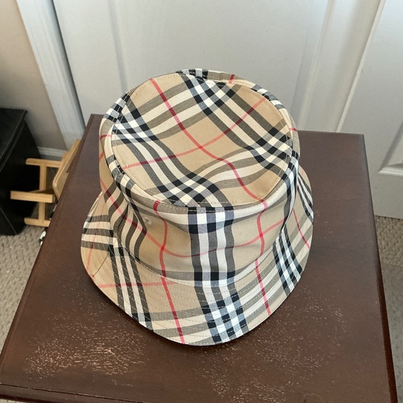 Burberry Bucket Hat - Picture 1 of 5